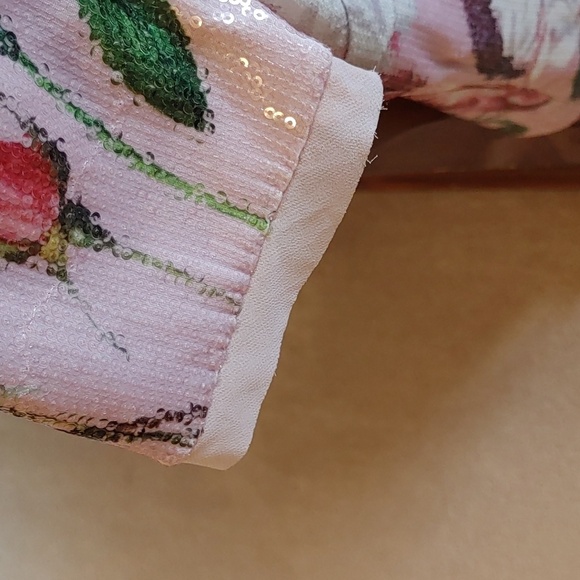 TED BAKER FAWN FLORAL IGUAZU SHORT SLEEVE SEQUIN TOP - Picture 3 of 13